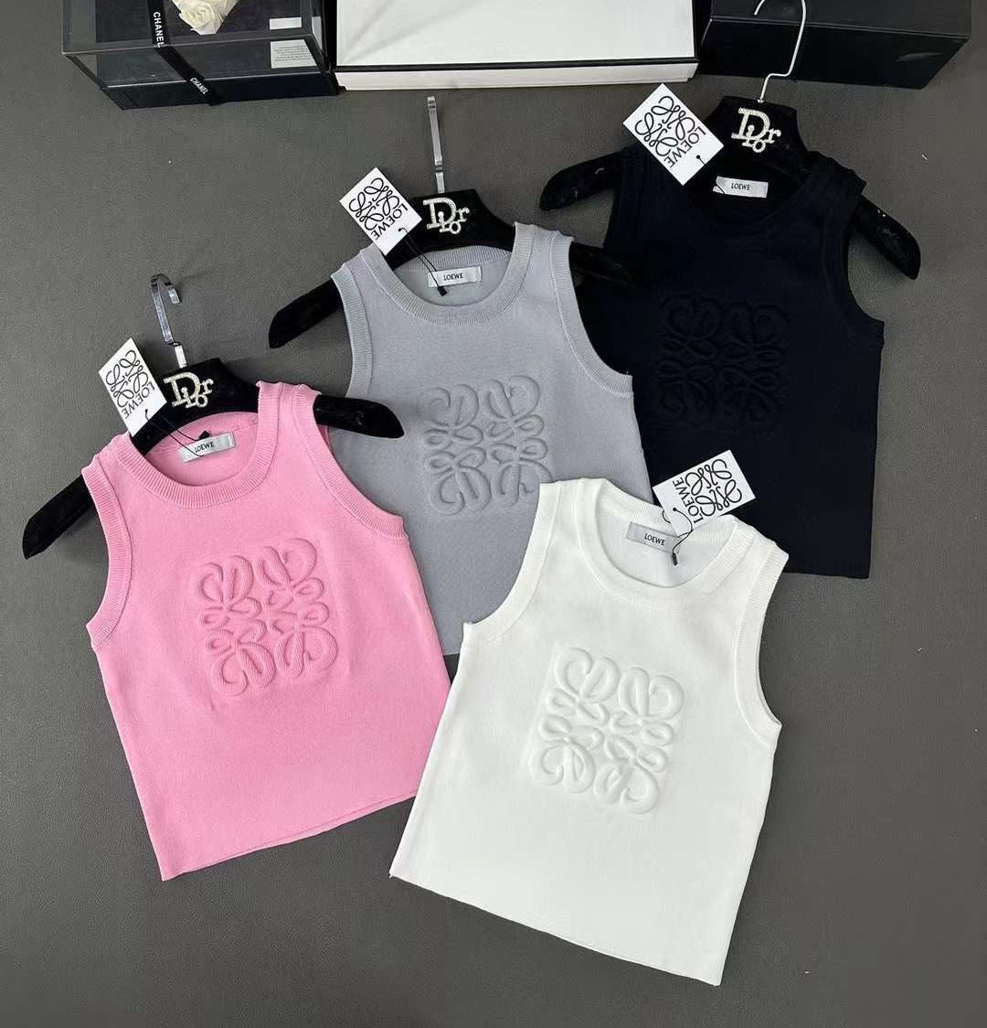 LION TOPS